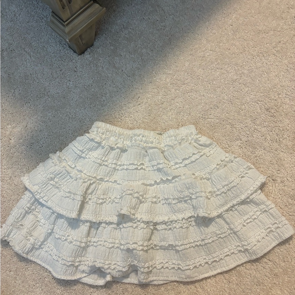 Elegant white Ruffled Skirt